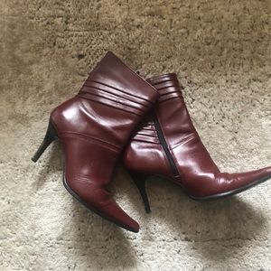 Puma burgundy boots size 6